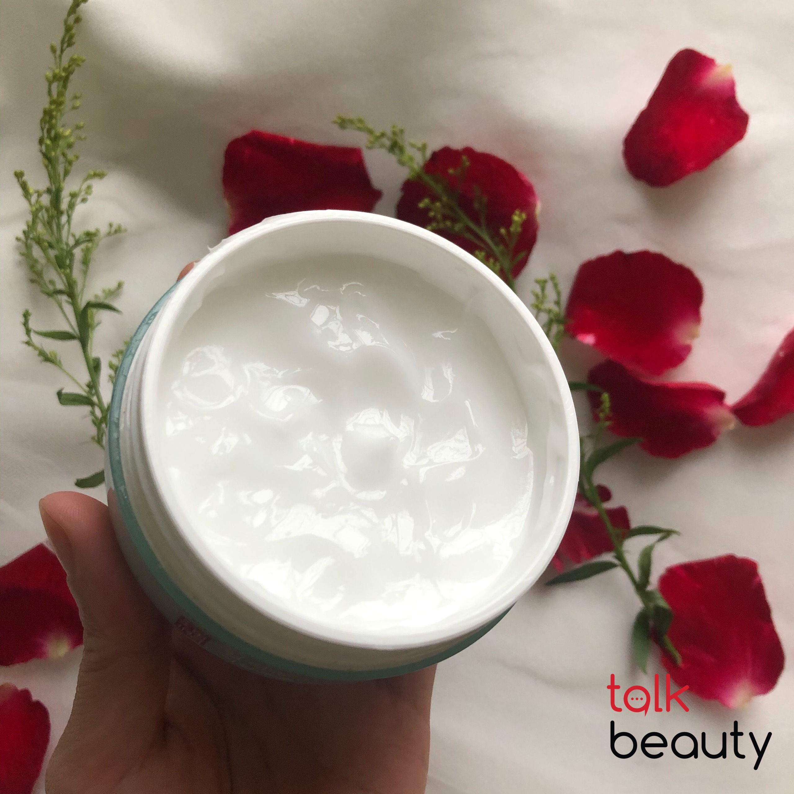 Chất kem mỏng nhẹ