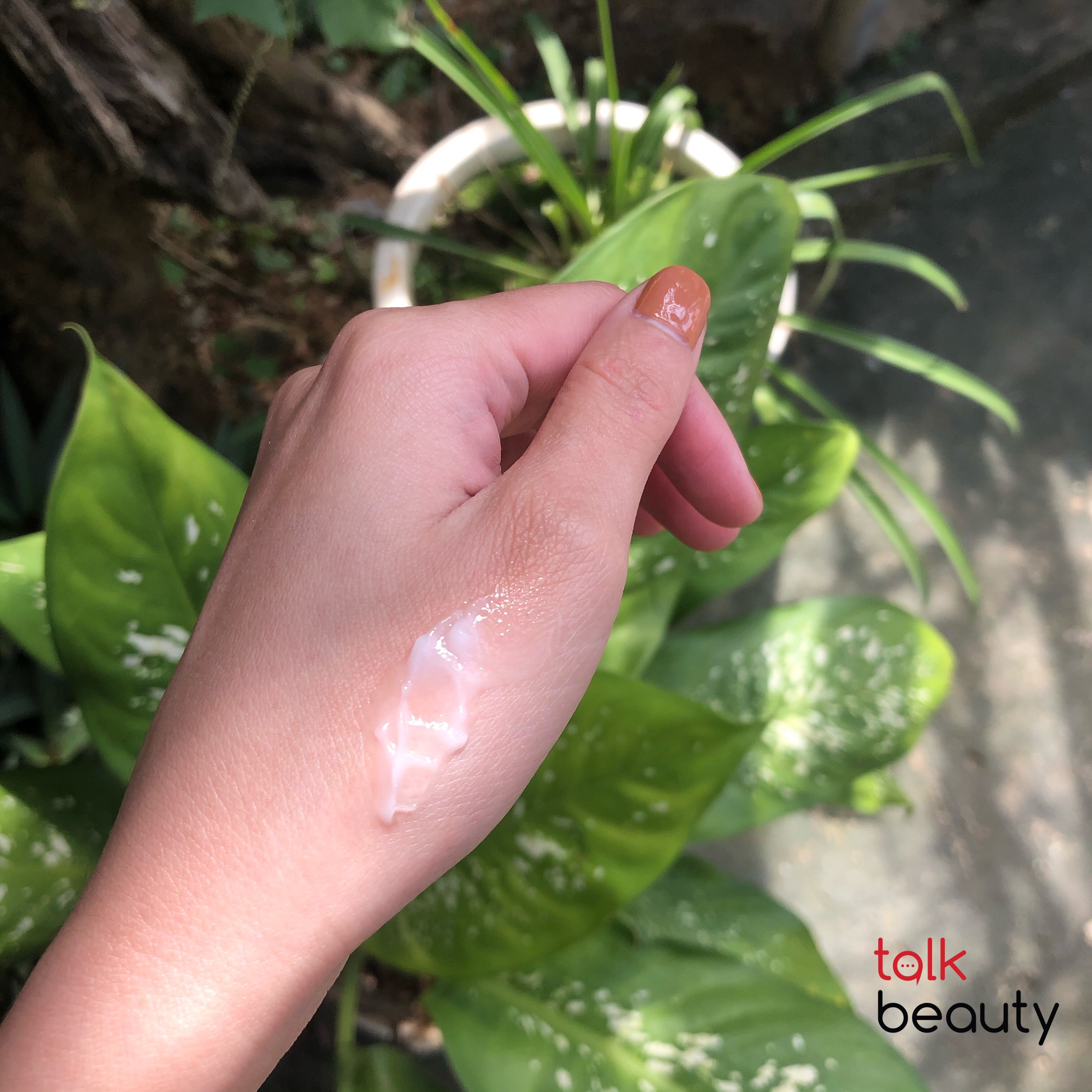 Chất kem tr&ecirc;n da tay