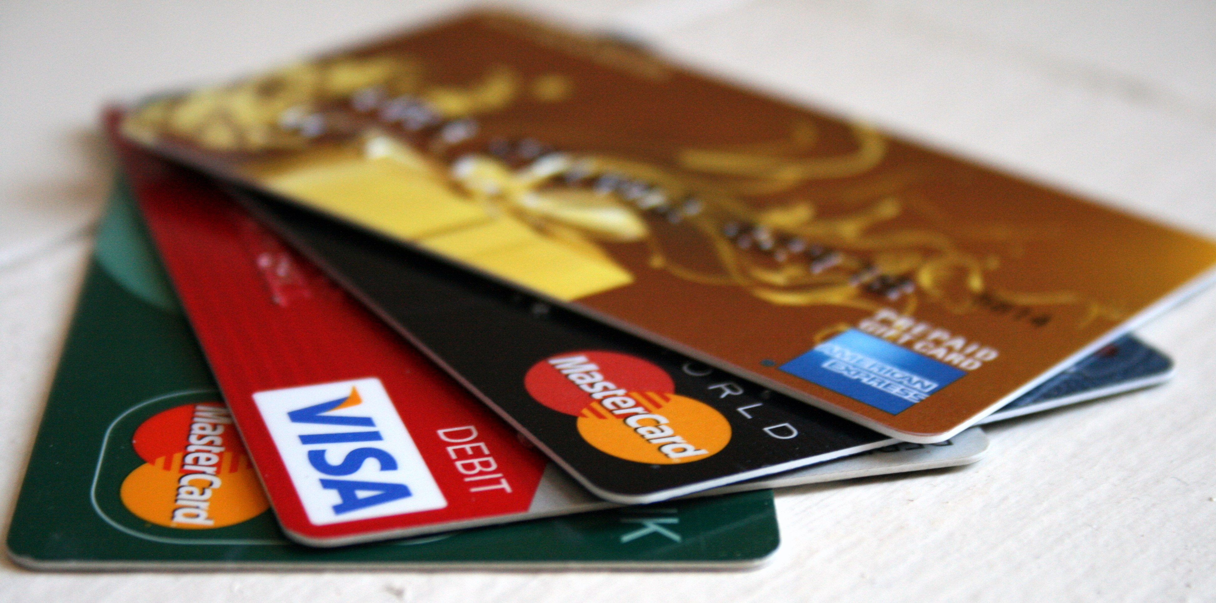 Thẻ ghi nợ Debit card là gì